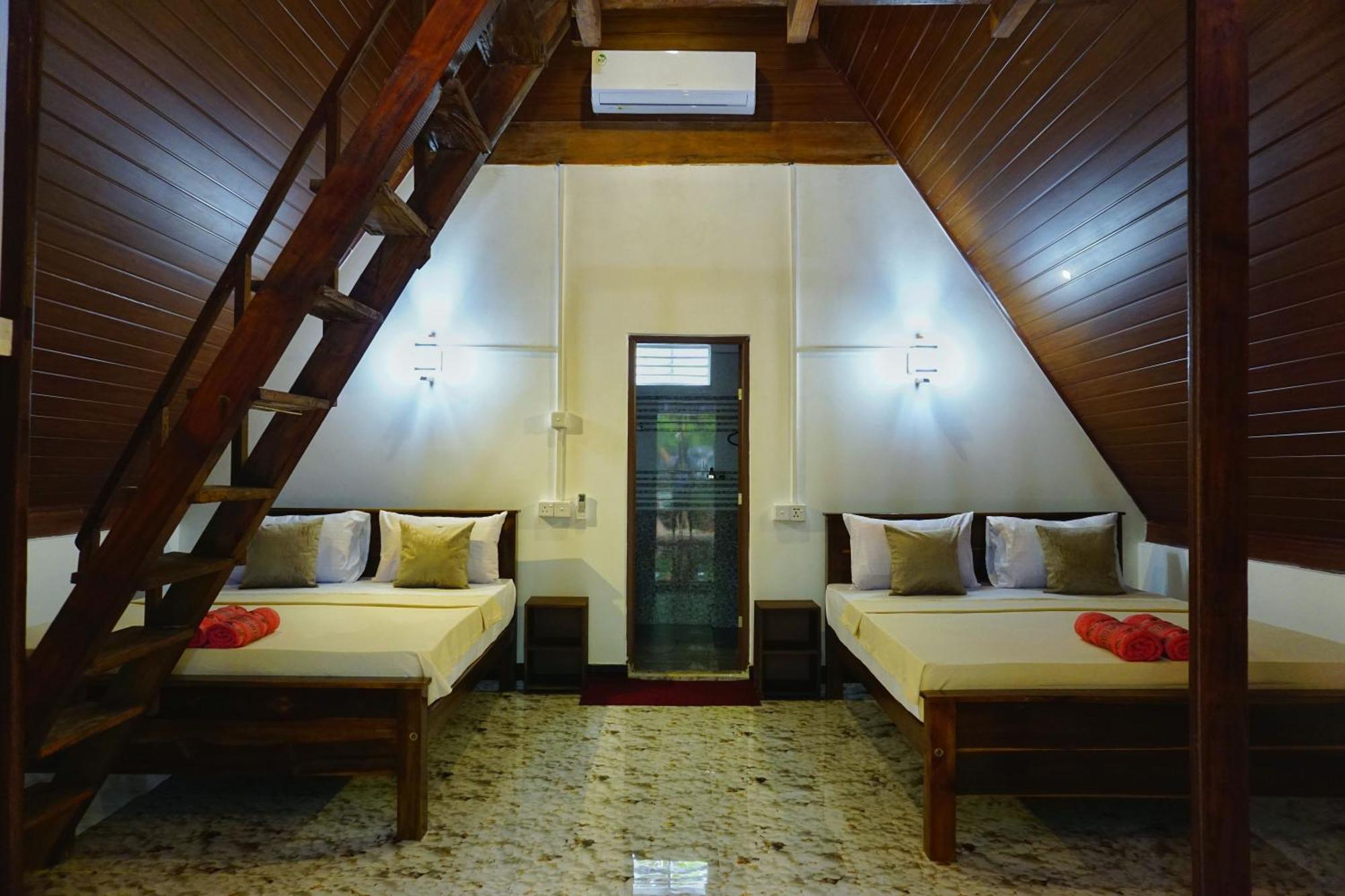 Sky Villa Σιγκιρίγια Εξωτερικό φωτογραφία